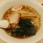 中華料理 天宝 - ・「定食B ラーメン＋餃子5個(¥770)」のラーメンアップ。