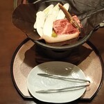松戸甲羅 - かにと松茸の朴葉焼き
