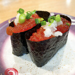 回転寿し トリトン - 【2021年09月】紅鮭すじこ＠308円(込)。
