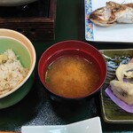 Echigoya Ryokan - 栗ご飯と味噌汁