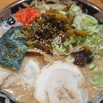 関西 風来軒 - とんこつラーメン(卓上グッズトッピ後)♪