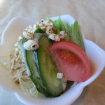 キッチン彩 - 料理写真:ランチはサラダからスタートです。
 