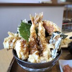 超天丼 虎之介 - ＊大きめの海老2尾、穴子1本、卵、海苔、カボチャ、大葉など盛り沢山。 海老好きには嬉しいビジュアルですし、海老も甘みを感じ美味しい。