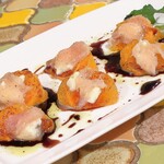 トリワイン ＰＩＫＯＳＨＨＨＵ - 完熟柿のソテーと鶏生ハム-バルサミコソース-