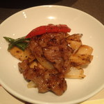 薬膳 天地･礼心 東方人康食養館 - 秋：牛肉と松の実炒め