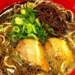 博多新風 - マー油入り豚骨ラーメン600円♪