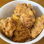 NENE CHICKEN - スノーウィングチキン（チーズ味）（4ピース）…税込640円