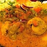 カリ～ アンド スパイスバル カリ～ビト - ホタテとしめじのココナッツカリー(とび子添え)②