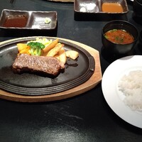 ステーキハウス ビーフオークマ 名古屋店 - 国産牛サーロインステーキ