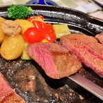 ランプステーキ・ミディアムは、この焼き具合。