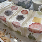 リーフ珈琲 - フルーツサンド。