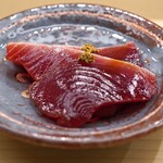 日本橋蛎殻町 すぎた - 宮城県気仙沼産のカツオのづけ　地がらしのせ