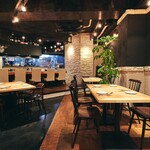 Bistro 和 - 