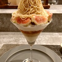 びわこレストランROKU - 「和栗と季節の果物パフェ」。