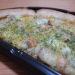 ダン・ブラウン - 料理写真:シーフードアヒージョのピザ