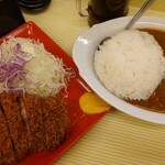 とんかつ檍のカレー屋 いっぺこっぺ 蒲田本店 - 特上ロースかつカレー真上から