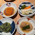 Kamadogohantosumibiyakijirou - 副菜