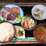 居酒屋昭ちゃん - 令和3年10月 ランチタイム
            昭ちゃんスペシャル定食(お造り定食) 880円