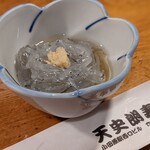 天史朗鮨 - お通し（生しらす　生酢をかけてサッパリと）