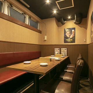 Courses start at 2,900 yen with all-you-can-drink included.Private rooms for up to 40 people are also available.