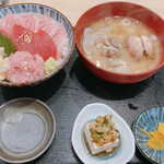 Oofuna Kaisen Shokudou Uofuku - マグロ丼800円