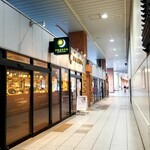 プロント - 駅側・外観。