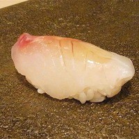 鮨まつもと - 明石の鯛の昆布締め