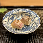 鎌倉 北じま - ハマダツとハナダイの棒寿司