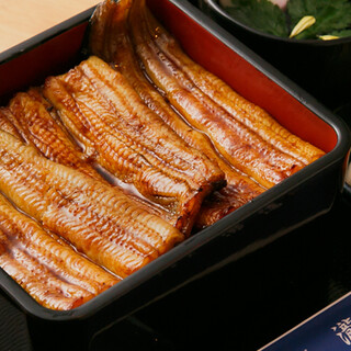 Made with domestic eel and Koshihikari rice from Aizu. Everyone must see the secret of patching.