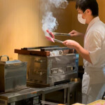 日本料理FUJI - 黒ムツの皮目に炭を当てる店主