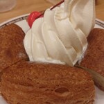 Kohi Dokoro Komeda Kohi Ten - ミニシロノワール 軽い甘さに微かに感ずるシャリシャリ感。揚げドーナツのような