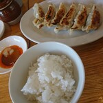 ラーメンカヌチャヤ - 餃子＋ミニライス