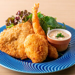 MIX fried set meal (sakura shrimp cream Croquette, fried horse mackerel, fried shrimp)