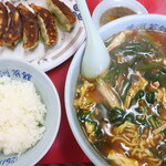 黄河菜館 - 辛辛麺＆餃子セット