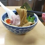 中華そば よしかわ - 煮干ラーメン黒醤油