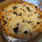 Pizzeria napoletana CANTERA - クアトロフォルマッジ