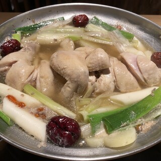 Enjoy authentic Takanmari soup stock and soy sauce made with whole chicken.