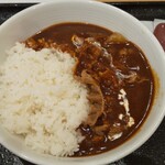 吉野家 - 料理写真:深いアクセントお皿に盛られボリューム有ります！