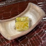 勢麟 - 三河湾の手長海老　昆布締め