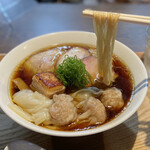らぁ麺 紫陽花 - 麺リフト