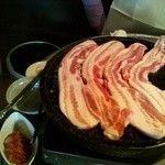 韓国亭豚や 本店 - サムギョプサル