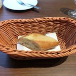 ビストロ レ・サリーブ - ランチセット 1000円 のパン