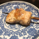 鳥匠 いし井 - 軟骨周りの肉もジューシーで旨し！