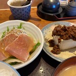 Sakura Honten - 豆腐の肉味噌掛けにしらすと生ハムのサラダ