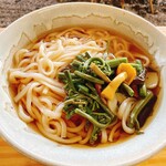 大瀬観光やな - 山菜うどん 750円くらい？