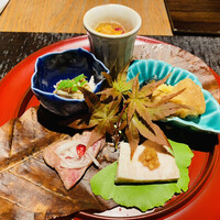 肉和食 月火水木金土日 - 肉八寸　○水菜と和牛ミノ　○秋茄子と鶏もも肉
                    　　　　○黒豚と落花生味噌　○蕪と和牛ヒウチ
                    　　　　○榎茸と鶏ささみ