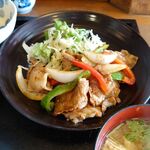 串焼 百 - 豚バラ肉と野菜の生姜焼