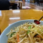 朝日屋 - 今日は、ラー油も入れてみよ〜(^-^)