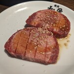 焼肉の和民 - 極厚上牛タン