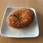 石窯パンマルシェ HARU - チーズビーフカレーパン421円